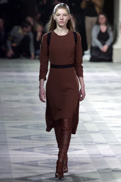 Look 16